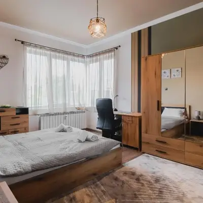 Eagles' Bridge - 1BD Flat with Desk by Flat Mаnager