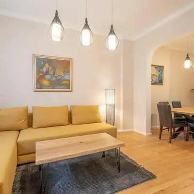 Gorgeous 2 BDRM fully equipped flat