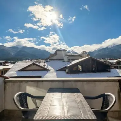 South Facing Bright Mountain View Penthouse - 2 balconies