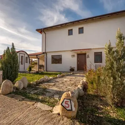Къща за гости В 12 и 5