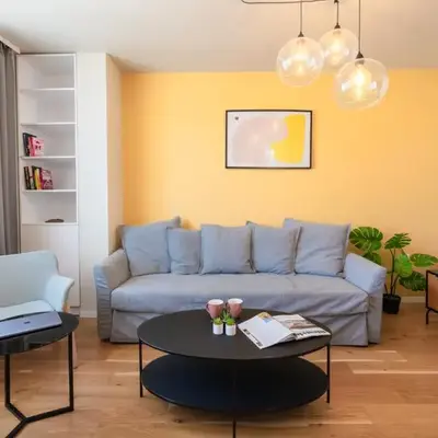 Design 1BDR Apartment near City Center