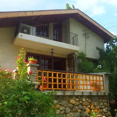 СПА къща за гости Каза Роза - Swiss Style Chalet Casa Rosa SPA Guest House