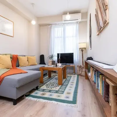 Chic Urban Getaway in City Center by Flat Mаnager