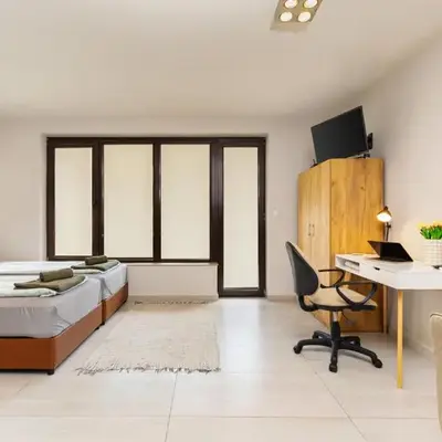 Studio 'Ozi' quite place in Perfect Center