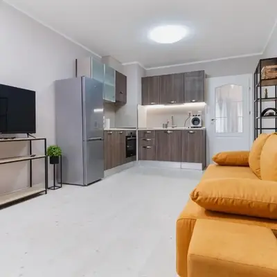 Cozy 2-bed Apartment