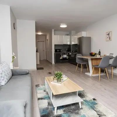 Modern 1BR Comfort in Oborishte with Private Parking