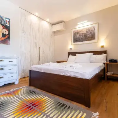 Central 1-bedroom Apartment