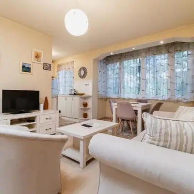 Elegant 1-Bedroom Apartment
