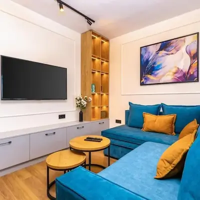 Sunset 2BR Apartment Central Street PARKING Included