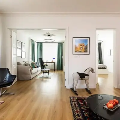 Aristocratic apartment with a parking spot
