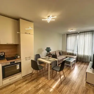 5 min from the Airport