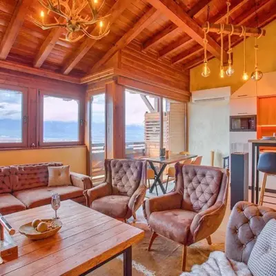 Host2U Penthouse 2-Bedrooms The Best View - Free Parking