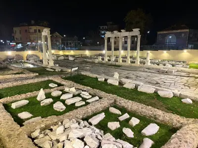 a large amphitheater at night with rocks in the grass at Delux 2 - Plovdiv Модерен апартамент до Стария град и Източната порта in Plovdiv
