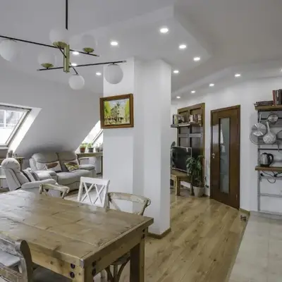 Charming & Cozy 2BD Apartment with Natural Light by Flat Mаnager