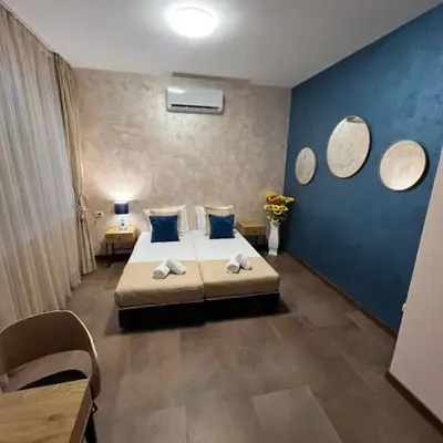 BoxRoom1