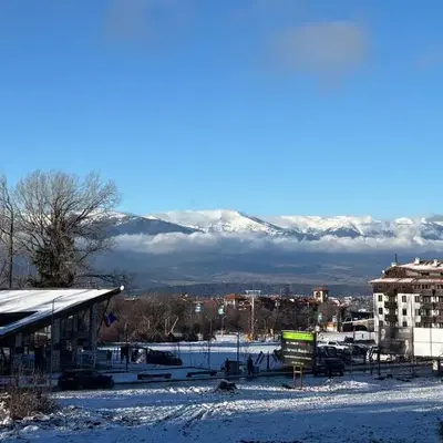 Ski-in Flat Next to Ski Road at Mountain View
