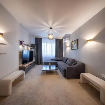 Top Centre Spacious 2 bedroom Apartment