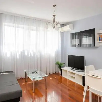 Central Cozy 1BD Compact Chic Living by Flat Mаnager
