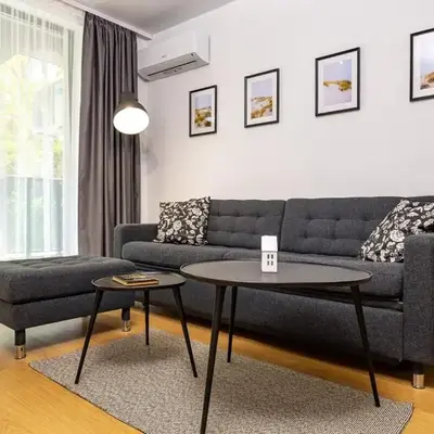Stylish apt 'Photo Booth' with an amazing location