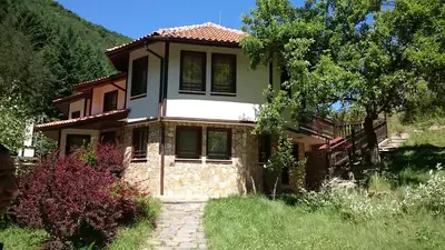 a house in the middle of a field at Villa Persenk in Lyaskovo