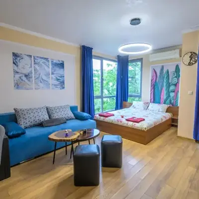 Comfy & Chic Apartment