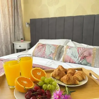 Rea Flora - Cozy Stay With Free Parking