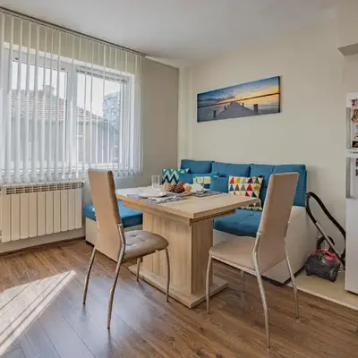 Modern 1BR Apt - Top Location 4 min to Metro by Flat Mаnager