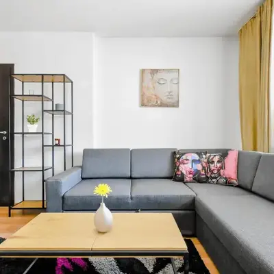 BudgetWork-Friendly Apartment near Business Park