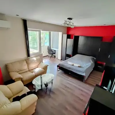 Sunny Corner Apartment