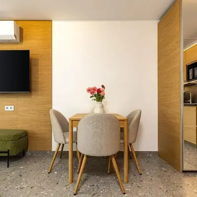 Downtown Modern Studio with Balcony by Flat Mаnager