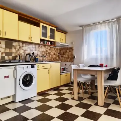 AlHana Panoramic Studio - Top Center
