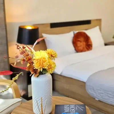 Two Big Bed Apartment & FREE Underground Parking