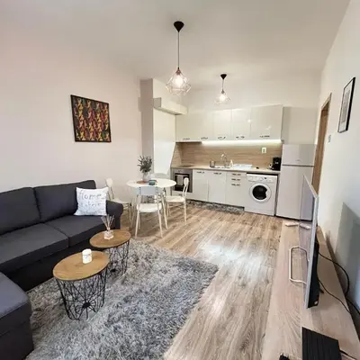 Sunlight Suite - free private parking - central