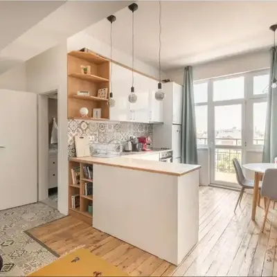 Cozy 2BDR Balcony Apt with View in Historic Center