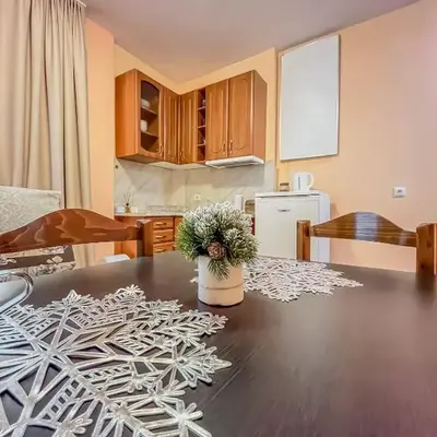 Fireplace Apartment near Bus & Train Station