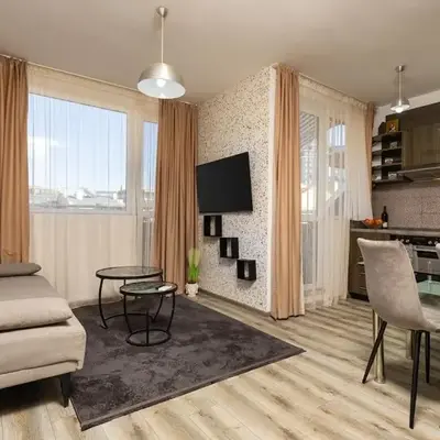 Square Slivnitsa 2BR apt 5 minutes from top center