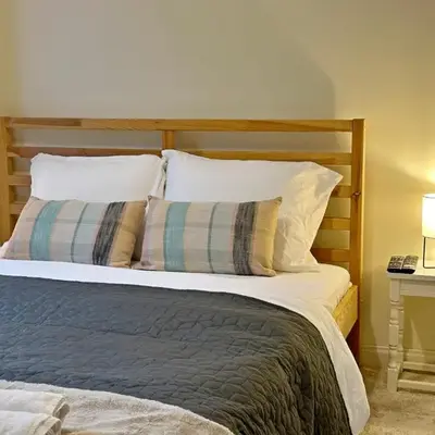 Romantic 1BDR apt near Eagle bridge - Fast Wi-Fi
