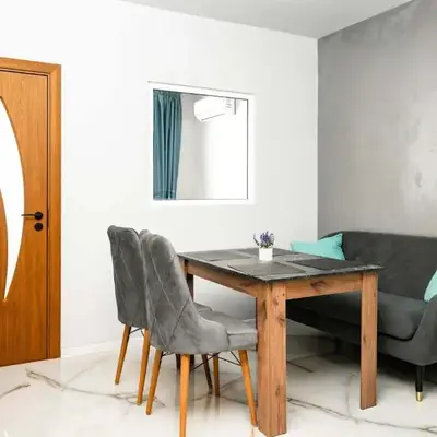Stylish 1 Bedroom Apartment - Quiet & Comfortable