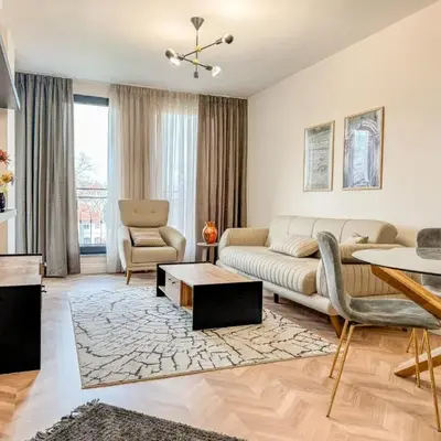 Stylish & Cozy 1BR Apartment in the City Center