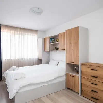 Sunny & Modern 1BR Apartment
