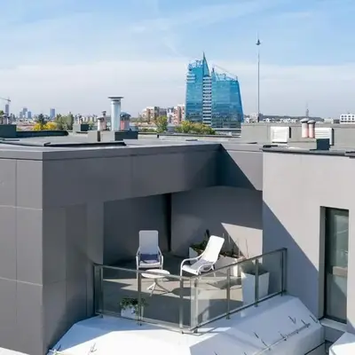 Sunny Penthouse with Mountain Views and 180 degrees Terrace