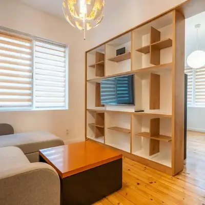 Simple & Spacious 2 BDR in Prime Location