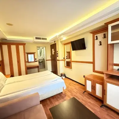 California Hotel