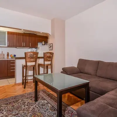 Comfortable One Bedroom Apartment in a Lively Area | Zona B5 | Russian Square