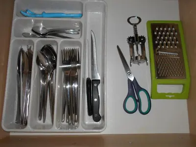 a plastic tray with utensils on a table at NICE STUDIO in 