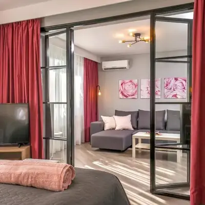ROSÉ one bedroom designer apartment in city centre by Flat Mаnager