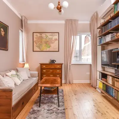 Chez Marie - Cozy One-Bedroom with Balcony by Flat Mаnager
