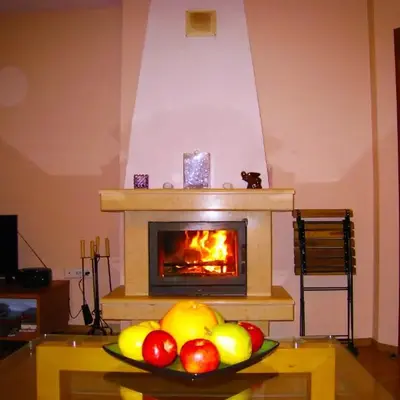Solar nest with fireplace and mountain view - near ski lift and center