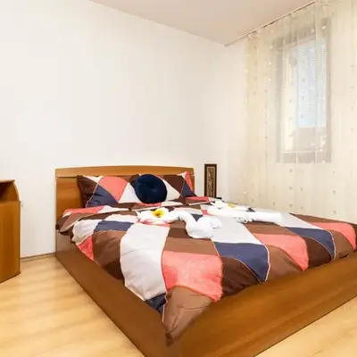 Lovely 1BD Apartment close to the Summer Theatre by Flat Mаnager