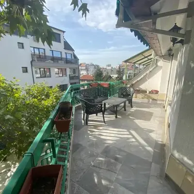Central Studio with Lovely Terrace & Free street Parking